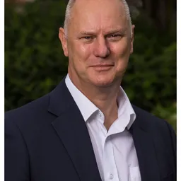 Dr. Paul Bedford